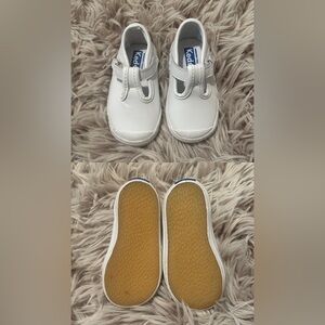 LIKE NEW Keds Toddler T-strap Leather Shoes - size 4